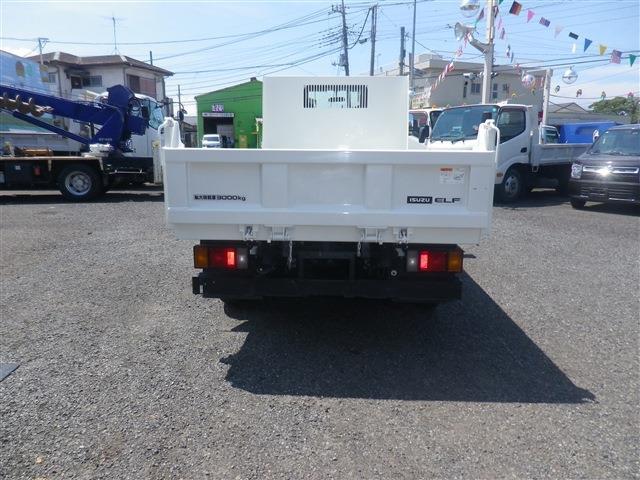 Isuzu Elf 6