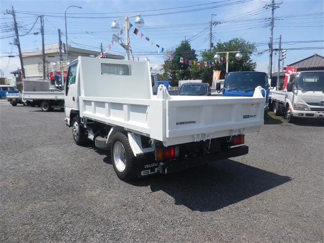Isuzu Elf 7