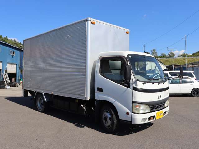 Hino Dutro 3
