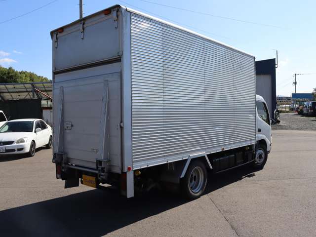 Hino Dutro 6