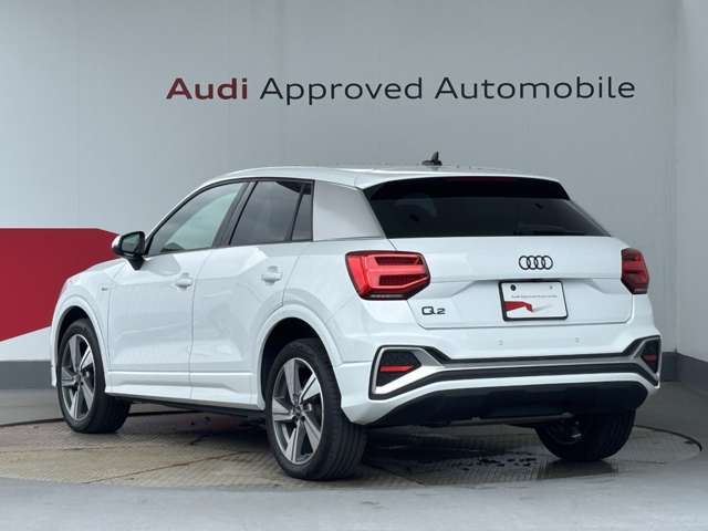 Audi Q2 8