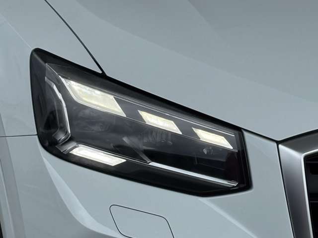 Audi Q2 10