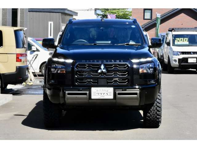 Mitsubishi Triton 8