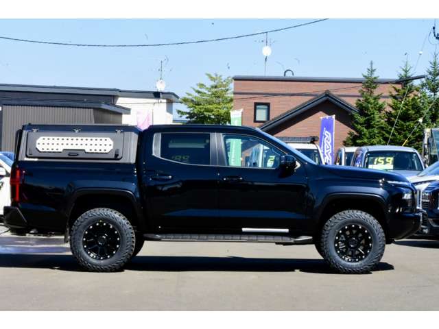 Mitsubishi Triton 9