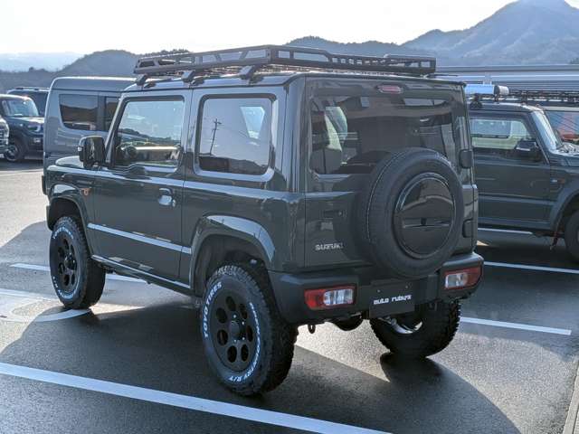 Suzuki Jimny 10
