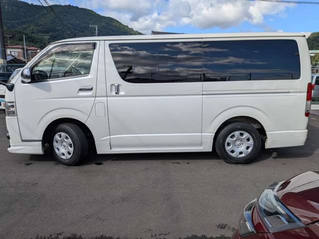 Toyota Hiace Van 3