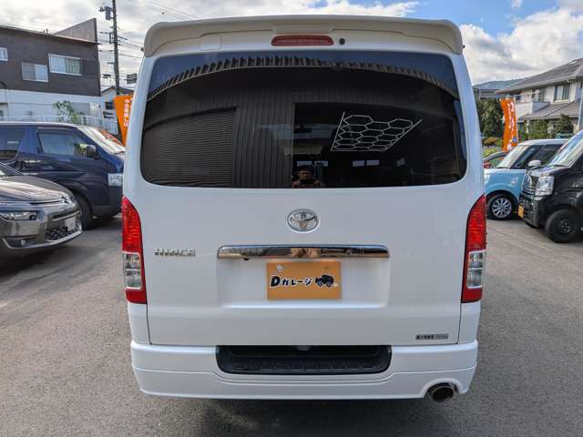 Toyota Hiace Van 5