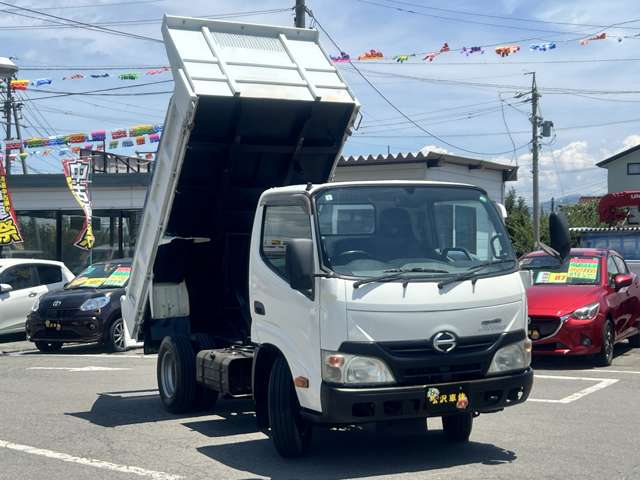 Hino Dutro 3