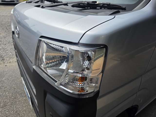 Daihatsu Hijet Cargo 11