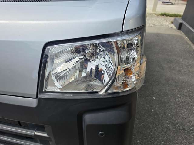 Daihatsu Hijet Cargo 12