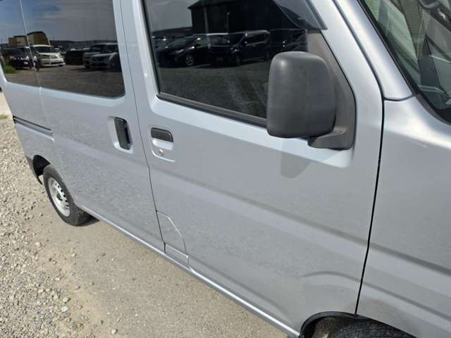 Daihatsu Hijet Cargo 6