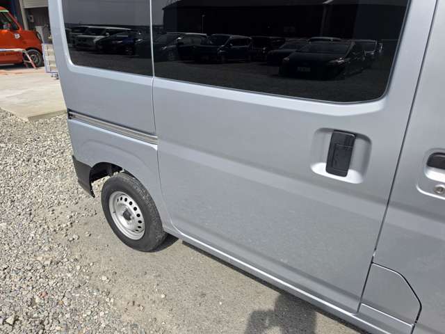 Daihatsu Hijet Cargo 7