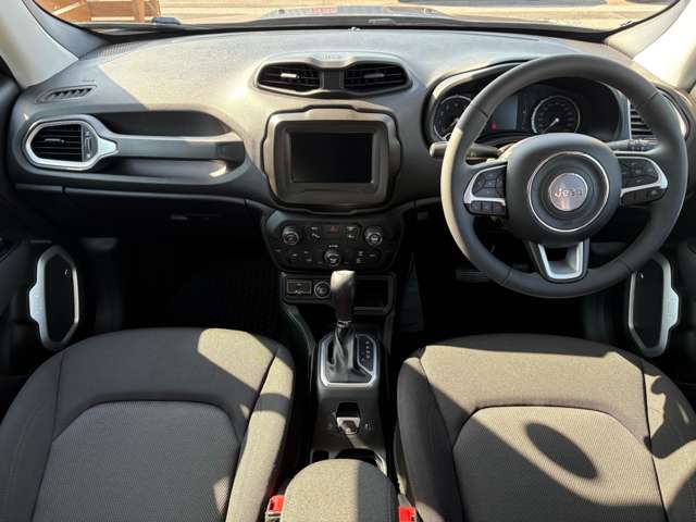 Jeep Renegade 11