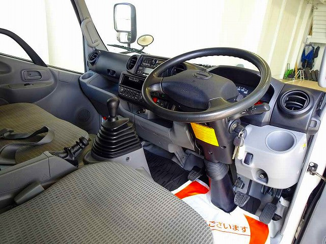 Hino Dutro 3