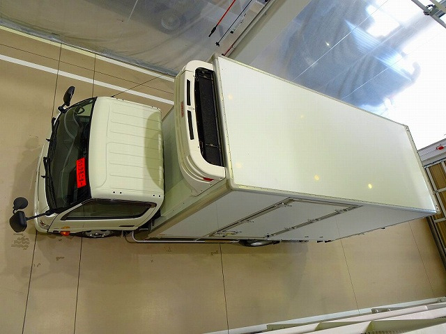 Hino Dutro 9