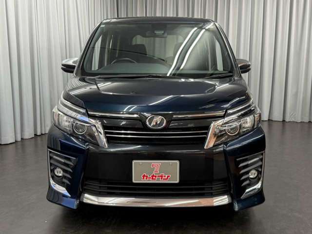 Toyota Voxy 6