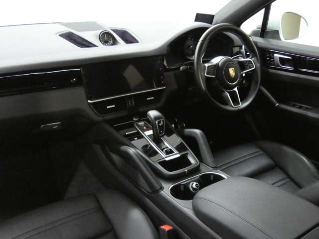 Porsche Cayenne Coupe 4