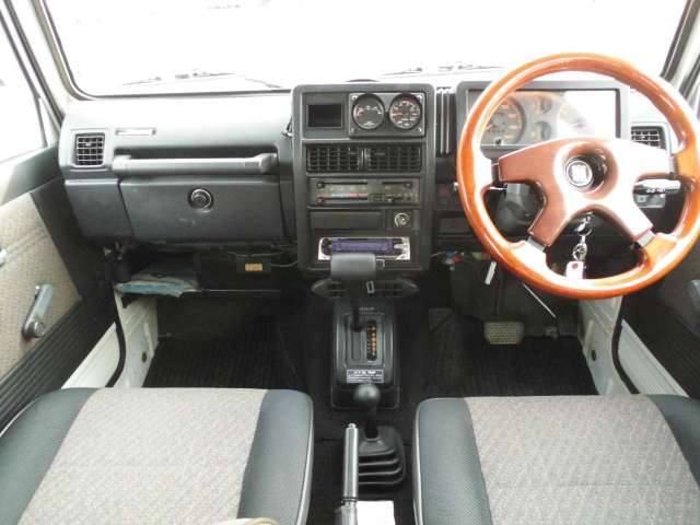 Suzuki Jimny 12