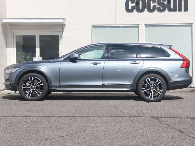 Volvo V90 Cross Country 11