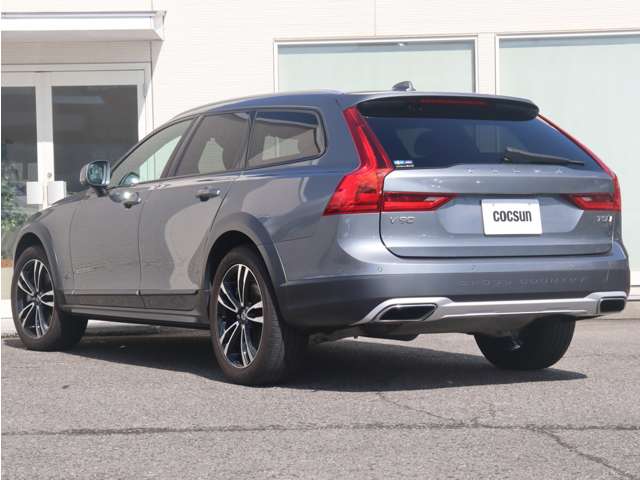 Volvo V90 Cross Country 10