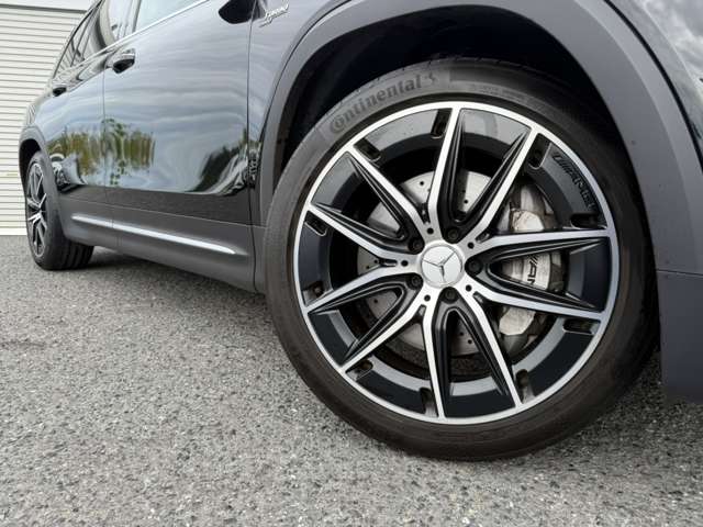 Mercedes-Benz GLB 12