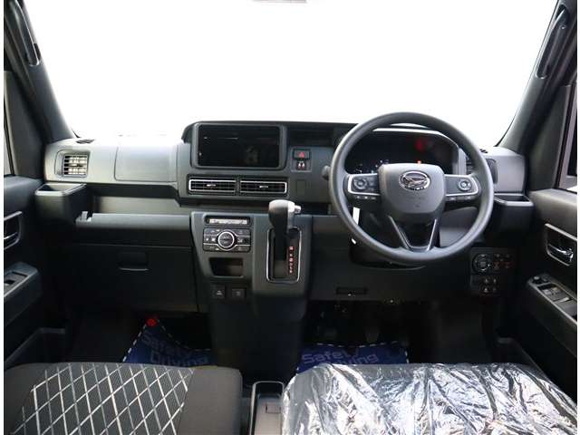 Daihatsu Atrai 7