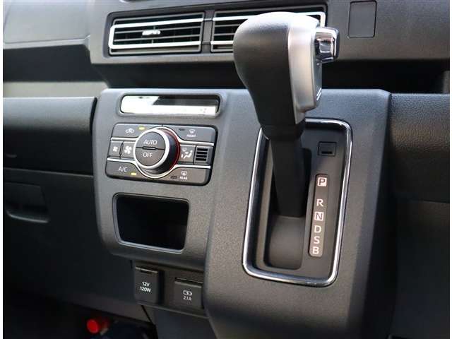 Daihatsu Atrai 8