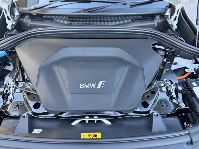 BMW iX1 8