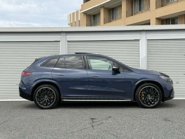 Mercedes-Benz EQE SUV 10