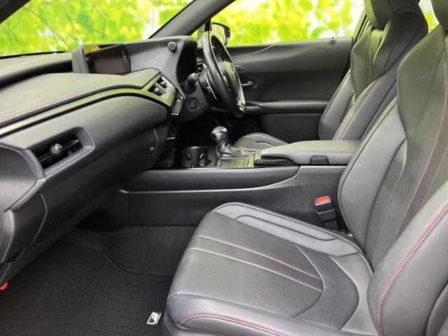 Lexus UX 8