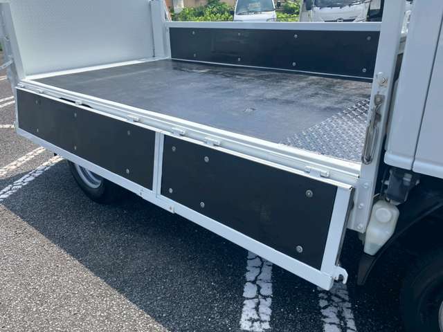 Isuzu Elf 12