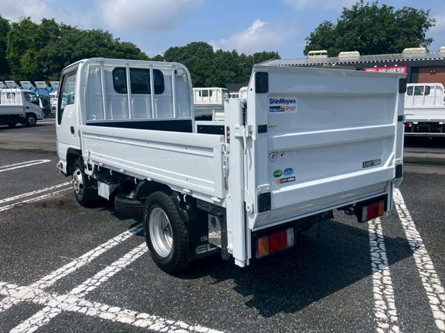 Isuzu Elf 7