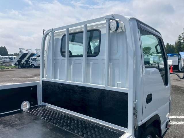 Isuzu Elf 9