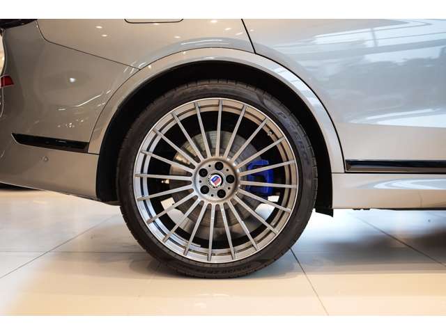 BMW Alpina XB7 8