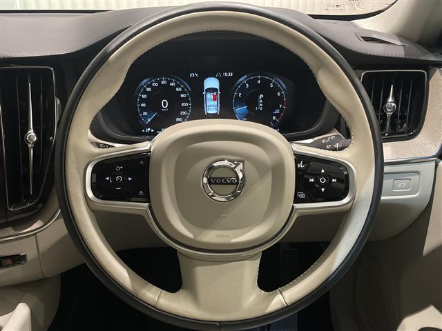 Volvo XC60 8