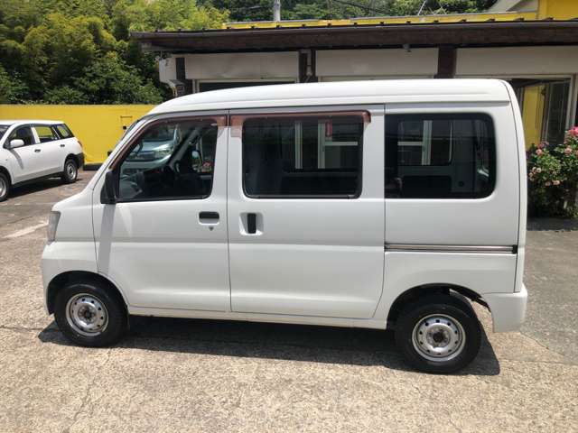 Daihatsu Hijet Cargo 4