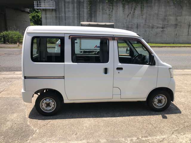 Daihatsu Hijet Cargo 5