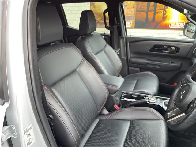 Mitsubishi Triton 12