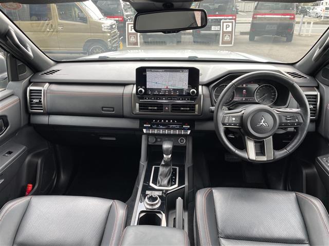 Mitsubishi Triton 4