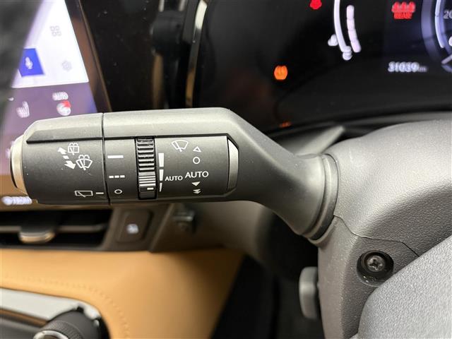 Lexus NX 9