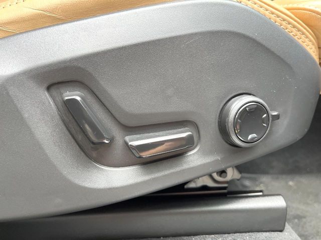 Volvo XC90 11