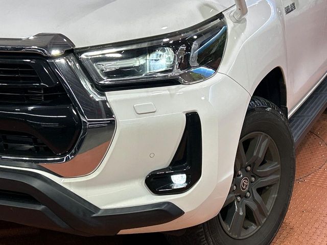 Toyota Hilux 11