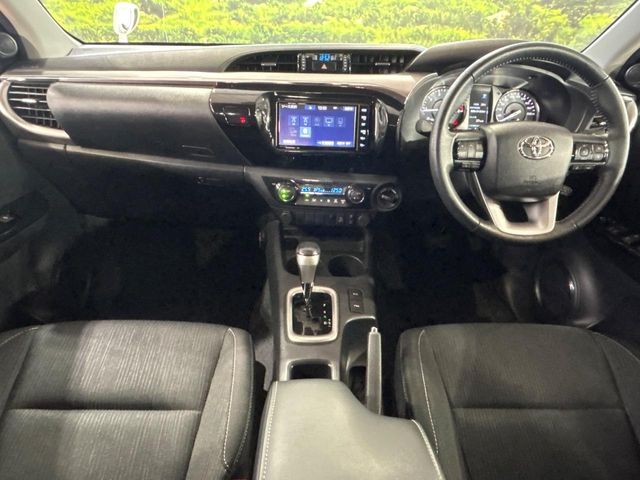 Toyota Hilux 2