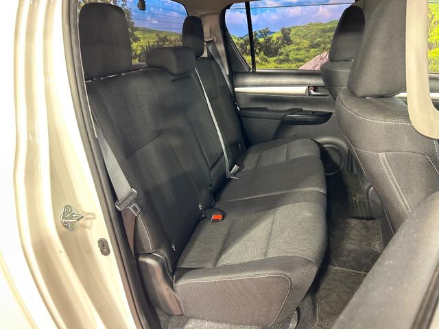 Toyota Hilux 9