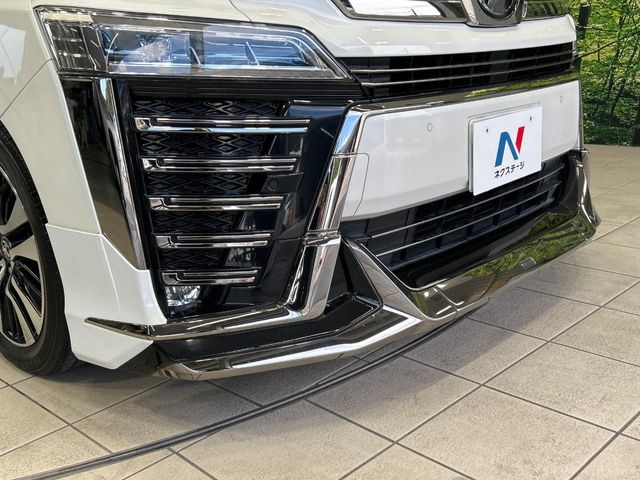 Toyota Vellfire 4