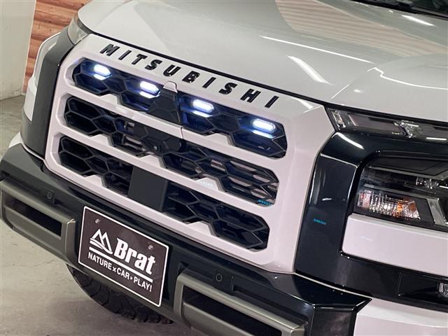 Mitsubishi Triton 12