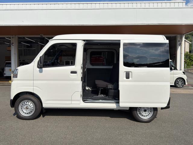 Daihatsu Hijet Cargo 11