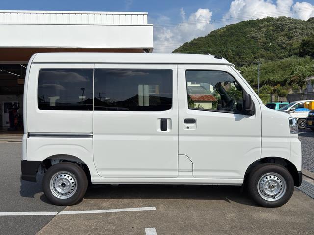 Daihatsu Hijet Cargo 9