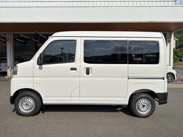 Daihatsu Hijet Cargo 10