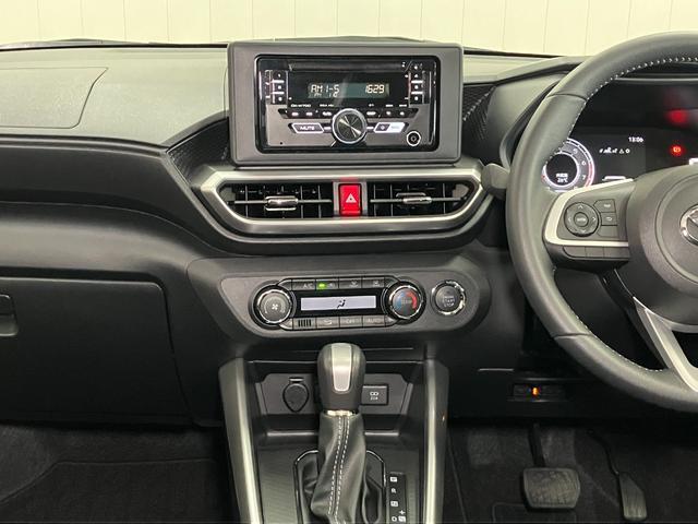 Daihatsu Rocky 12
